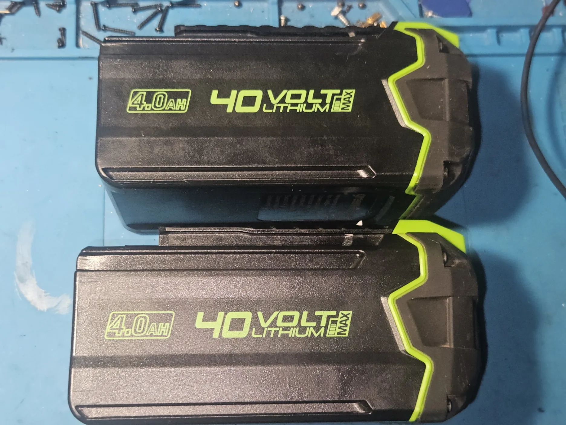 Ремонт аккумулятора Greenworks 40V (G40B4): мигает красным индикатор и не заряжается